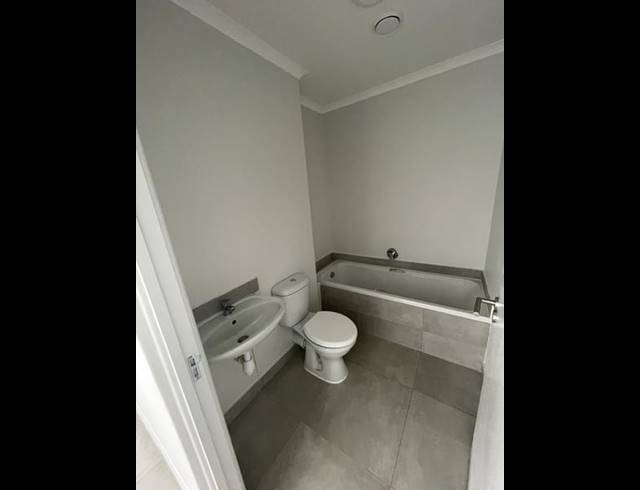 2 BEDROOM APARTMENT FOR SALE IN LINCOLN MEADE